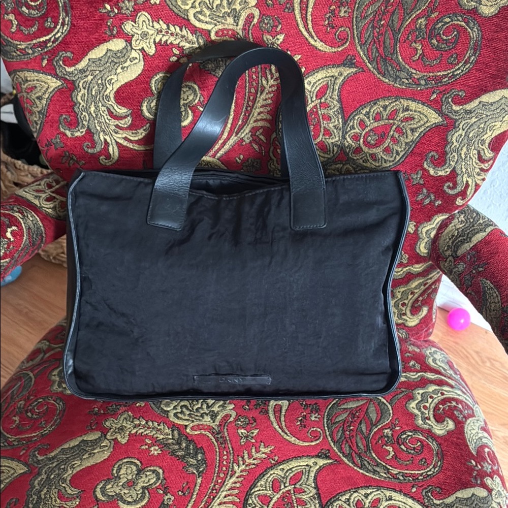 Elegant Black Leather Men's Bag